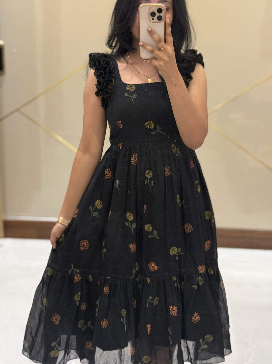 Hasina -Black