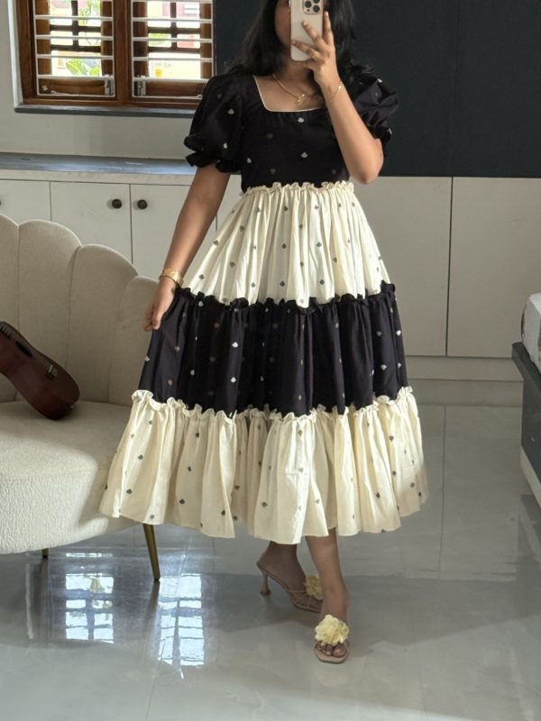 Handloom black and off white